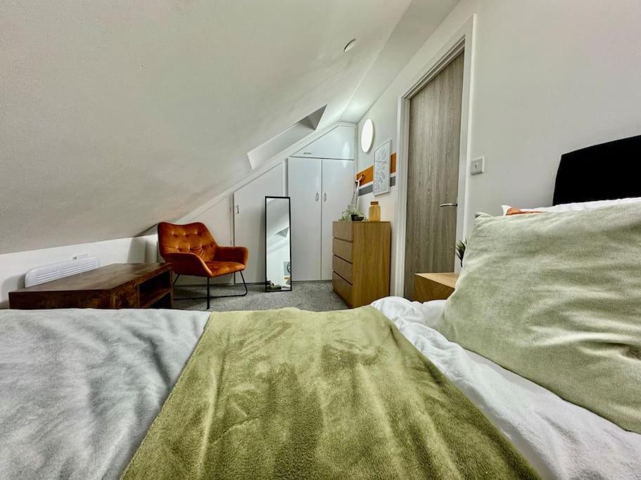 Stylish One Bedroom & A Sofa Bed Cardiff Exteriör bild